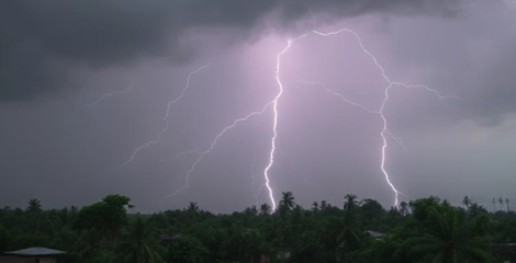 দেশের ৮ অঞ্চলে বজ্রবৃষ্টির আভাস