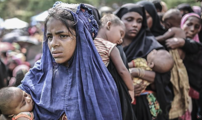 জ্বালিয়ে দেওয়া গ্রাম আর নির্বিচার হত্যার ভয়াবহ চিত্র