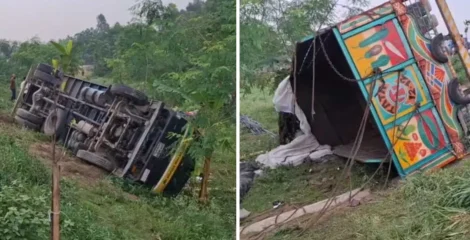ঢাকা-টাঙ্গাইল মহাসড়কে ট্রাক উল্টে নিহত ১৫, আহত ৬
