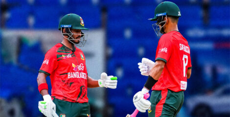 স্পিনারদের দাপটে ১৩১ রানেই থামল বাংলাদেশ