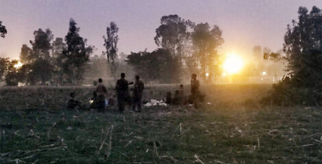 সীমান্তের শূন্যরেখায় দিনরাত, মানবেতর জীবন নারী শিশুসহ ১১ জনের