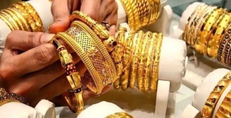 চার দফায় সোনার দাম ভরিতে কমলো ২০ হাজার টাকা