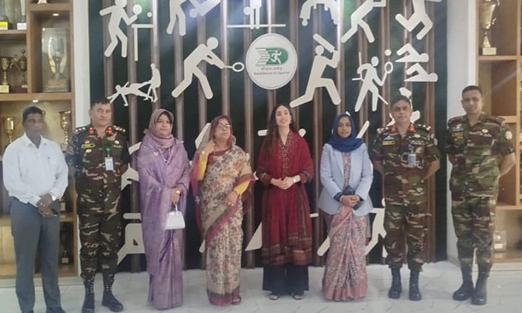 বিকেএসপি পরিদর্শনে জাইমা রহমান, নারী ফুটবলারদের সঙ্গে খেলায় মুগ্ধ নেটিজেনরা