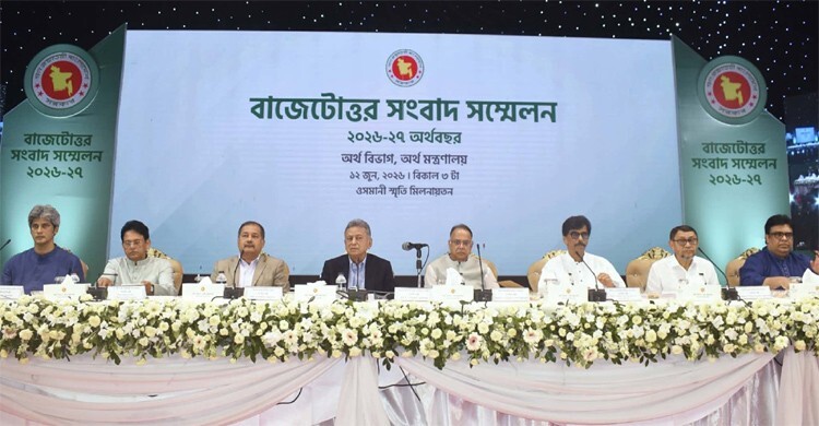 টেকসই অর্থনীতির ভিত্তি বিনিয়োগ, ঋণনির্ভরতা কমানোয় জোর