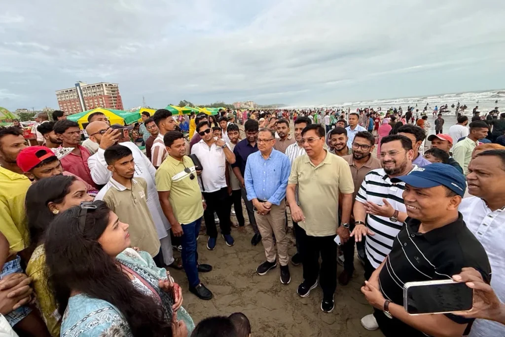 কক্সবাজার সৈকত আকস্মিক পরিদর্শনে রশিদুজ্জামান মিল্লাতসহ তিন প্রতিমন্ত্রী