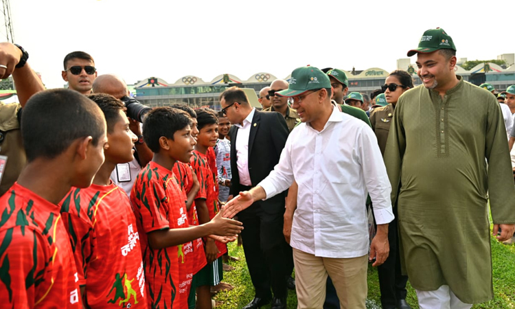 খেলাধুলার পাশাপাশি লেখাপড়ায়ও এগিয়ে যেতে হবে : প্রধানমন্ত্রী