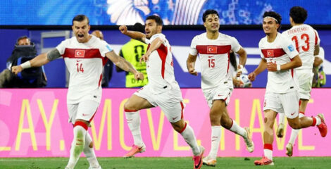 শেষ মিনিটের নাটকীয় গোলে যুক্তরাষ্ট্রকে হারিয়ে বিশ্বকাপ শেষ করল তুরস্ক