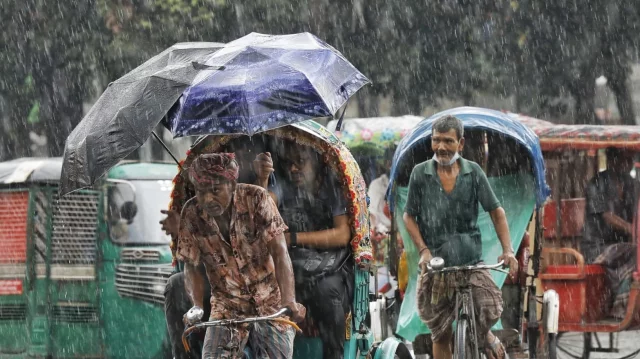 ঢাকা-চট্টগ্রামসহ ১১ অঞ্চলে বজ্রবৃষ্টি ও দমকা হাওয়ার সতর্কতা