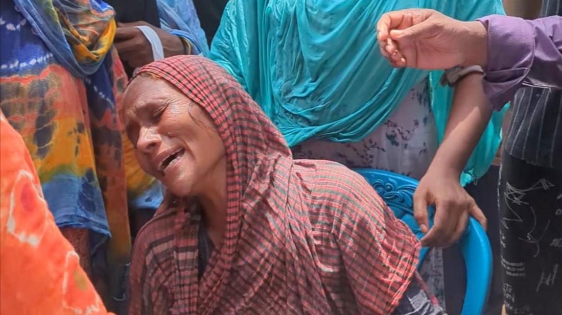 পদ্মায় নৌকাডুবি, মা উদ্ধার হলেও নিখোঁজ বাবা-ছেলে