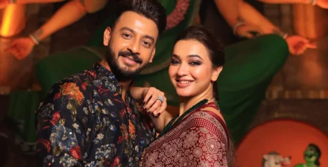 পর্দায় অন্যের সঙ্গে চুম্বন দৃশ্য, কীভাবে মানিয়ে নেন বনি-কৌশানী?