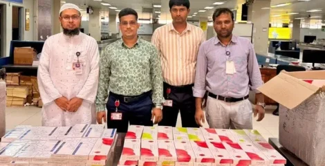 শাহ আমানতে যাত্রীর লাগেজ থেকে ২৩৫ কার্টন বিদেশি সিগারেট জব্দ