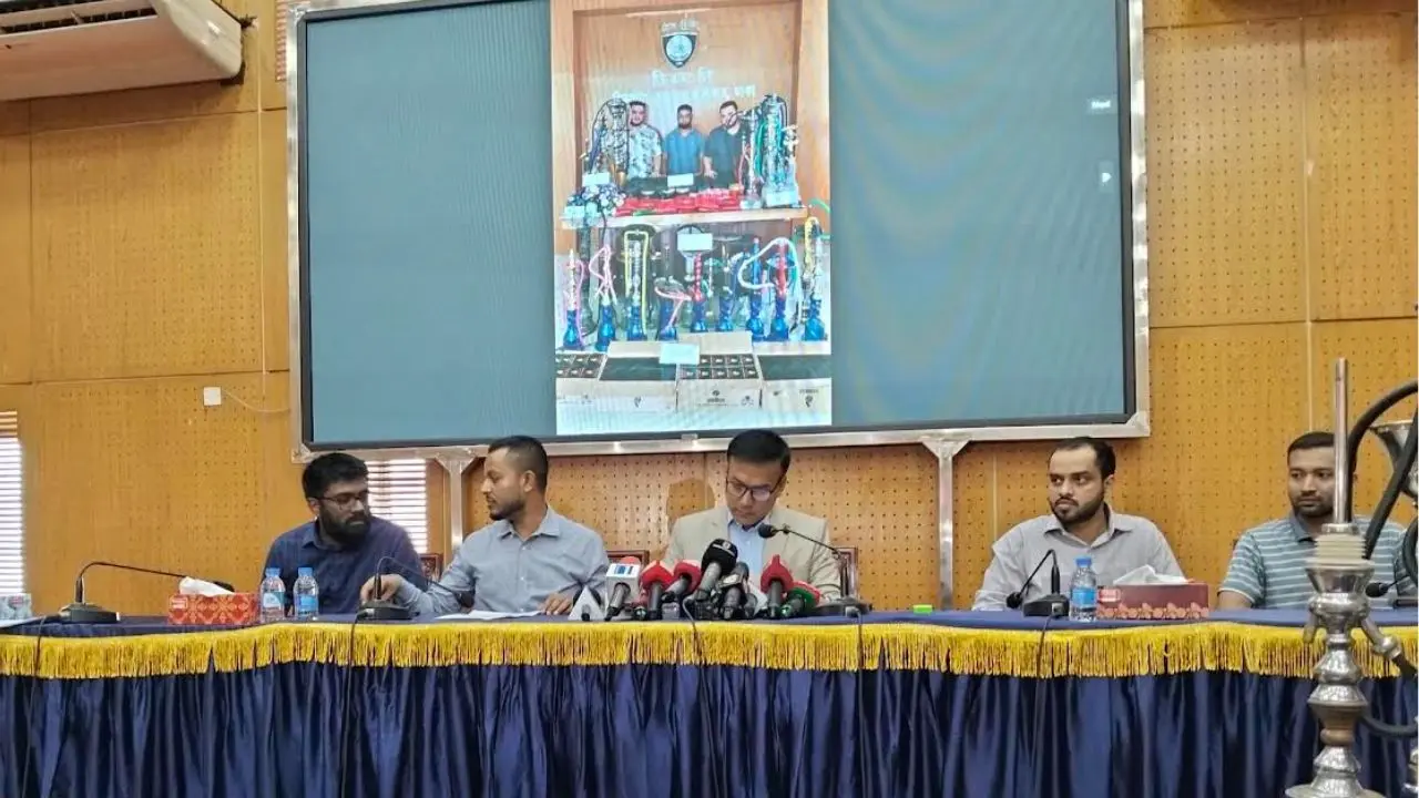 অনলাইনে সিসা বিক্রির চক্রের তিন সদস্য গ্রেপ্তার, উদ্ধার প্রায় ৬৬ কেজি সিসা