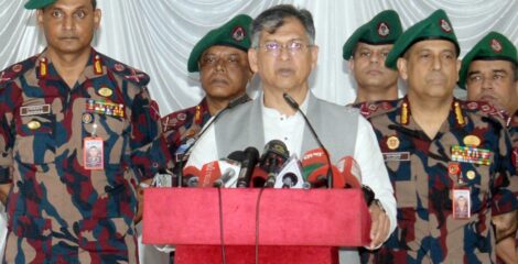 সীমান্তে সর্বোচ্চ সতর্কতা বজায় রাখতে বিজিবিকে স্বরাষ্ট্রমন্ত্রীর নির্দেশ
