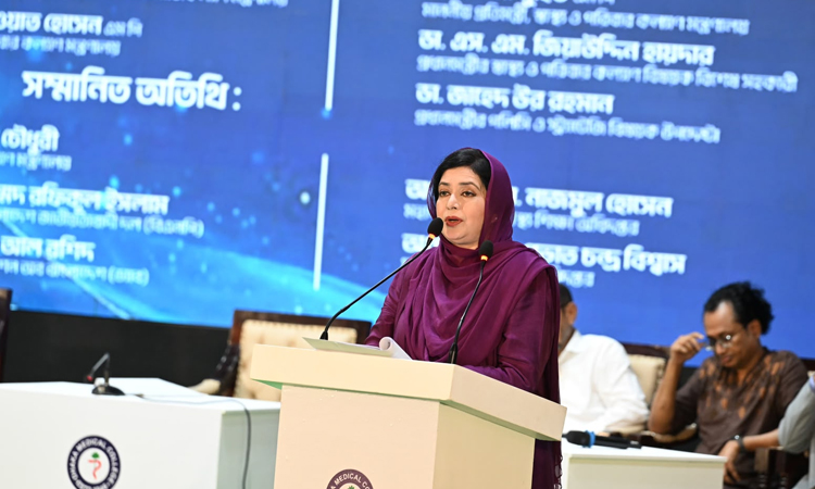ঢামেককে মানবিক নেতৃত্ব ও গবেষণার বৈশ্বিক প্রতিষ্ঠান হিসেবে গড়ার আহ্বান ডা. জুবাইদা রহমানের
