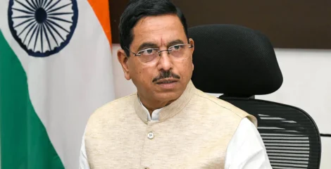 ভারতের নতুন শিক্ষামন্ত্রী প্রহ্লাদ যোশী