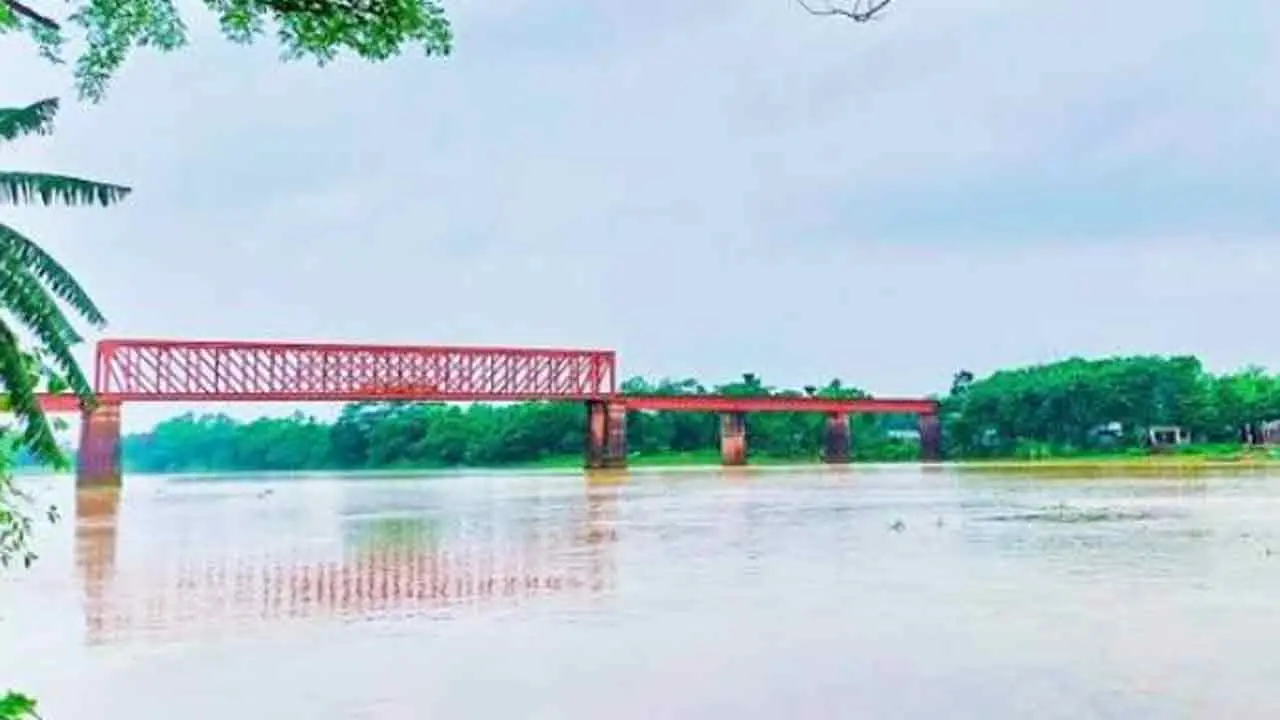 কুশিয়ারা নদীর পানি এখনও বিপৎসীমার ওপরে, তিন দিনে উন্নতির আশা