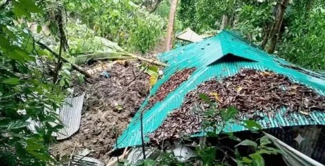 টানা বৃষ্টিতে কক্সবাজারে ফের পাহাড়ধস, প্রাণ গেল গৃহবধূর