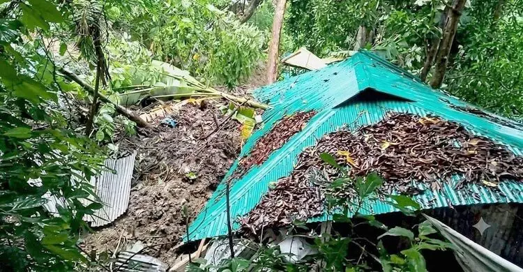 টানা বৃষ্টিতে কক্সবাজারে ফের পাহাড়ধস, প্রাণ গেল গৃহবধূর