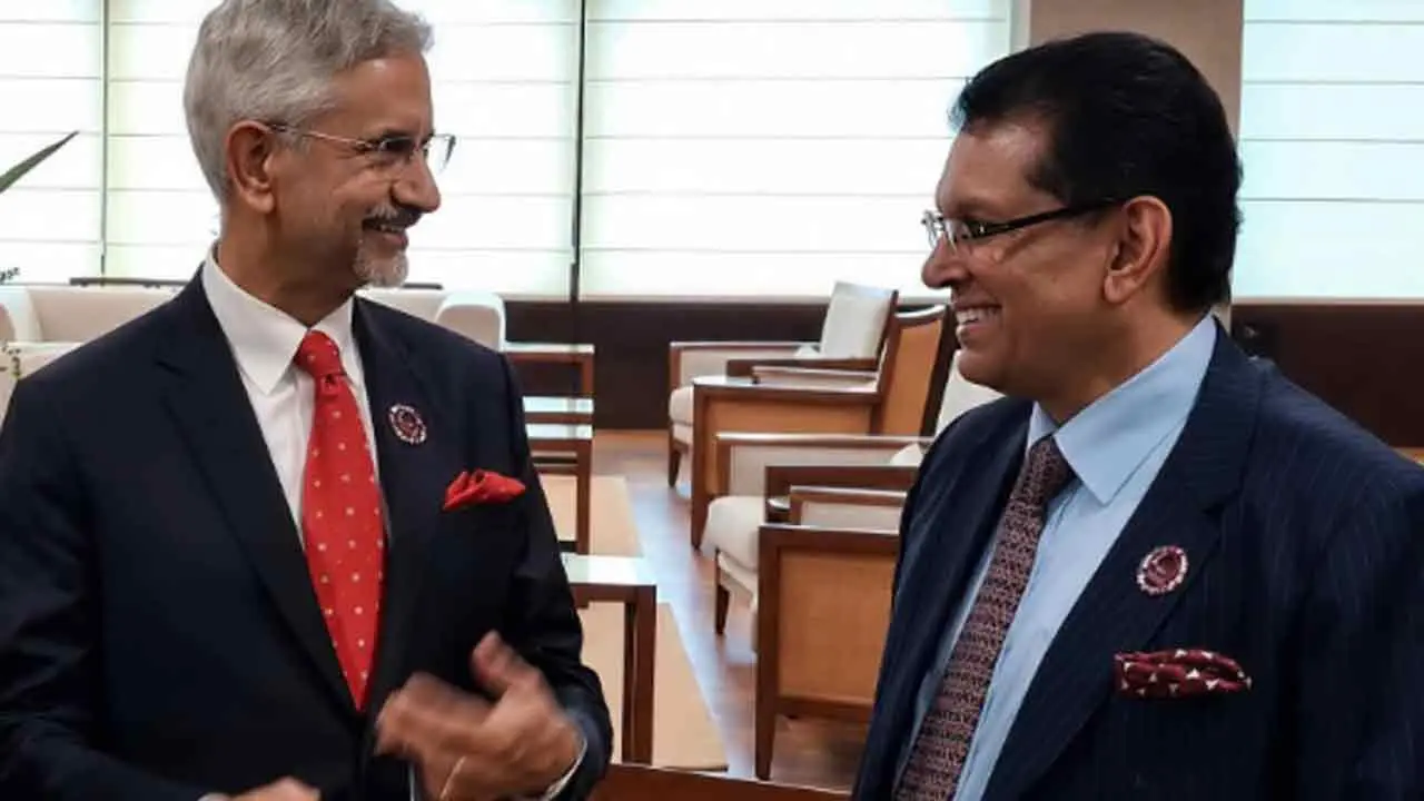 ম্যানিলায় জয়শঙ্করের সঙ্গে খলিলুর রহমানের শুভেচ্ছা বিনিময়