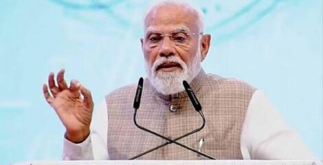 শিক্ষামন্ত্রীর পদত্যাগের দাবি নাকচ, অনড় মোদী সরকার