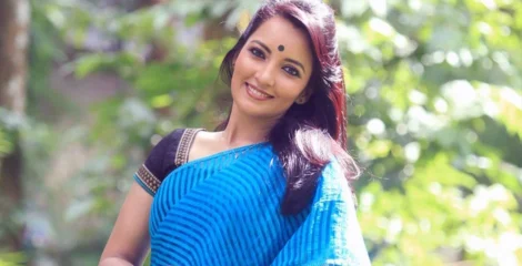 গবেষণাভিত্তিক অনুষ্ঠানের টানে উপস্থাপনায় ফিরলেন মুনমুন