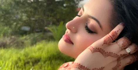 রোদের পরশে নতুন লুকে মুগ্ধতা ছড়ালেন পরীমণি