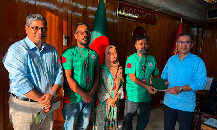 প্রধানমন্ত্রীর সঙ্গে বিডি ক্লিন প্রতিনিধিদলের সৌজন্য সাক্ষাৎ, পরিচ্ছন্ন বাংলাদেশ গড়ার অঙ্গীকার পুনর্ব্যক্ত