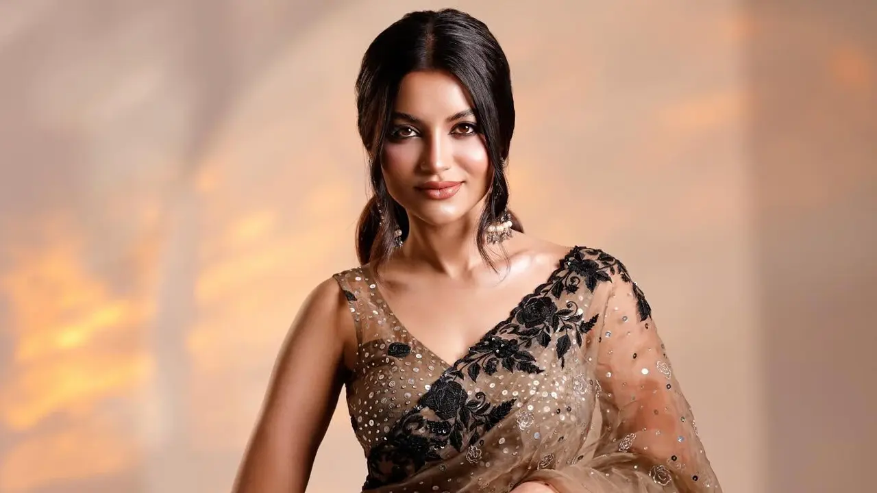 ‘আন্ধার’-এ নাজিফা তুষির লুক প্রকাশ, উচ্ছ্বসিত রায়হান রাফী