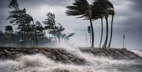 ঝোড়ো হাওয়ার শঙ্কা, ৮ অঞ্চলের নদীবন্দরে ১ নম্বর সতর্কসংকেত
