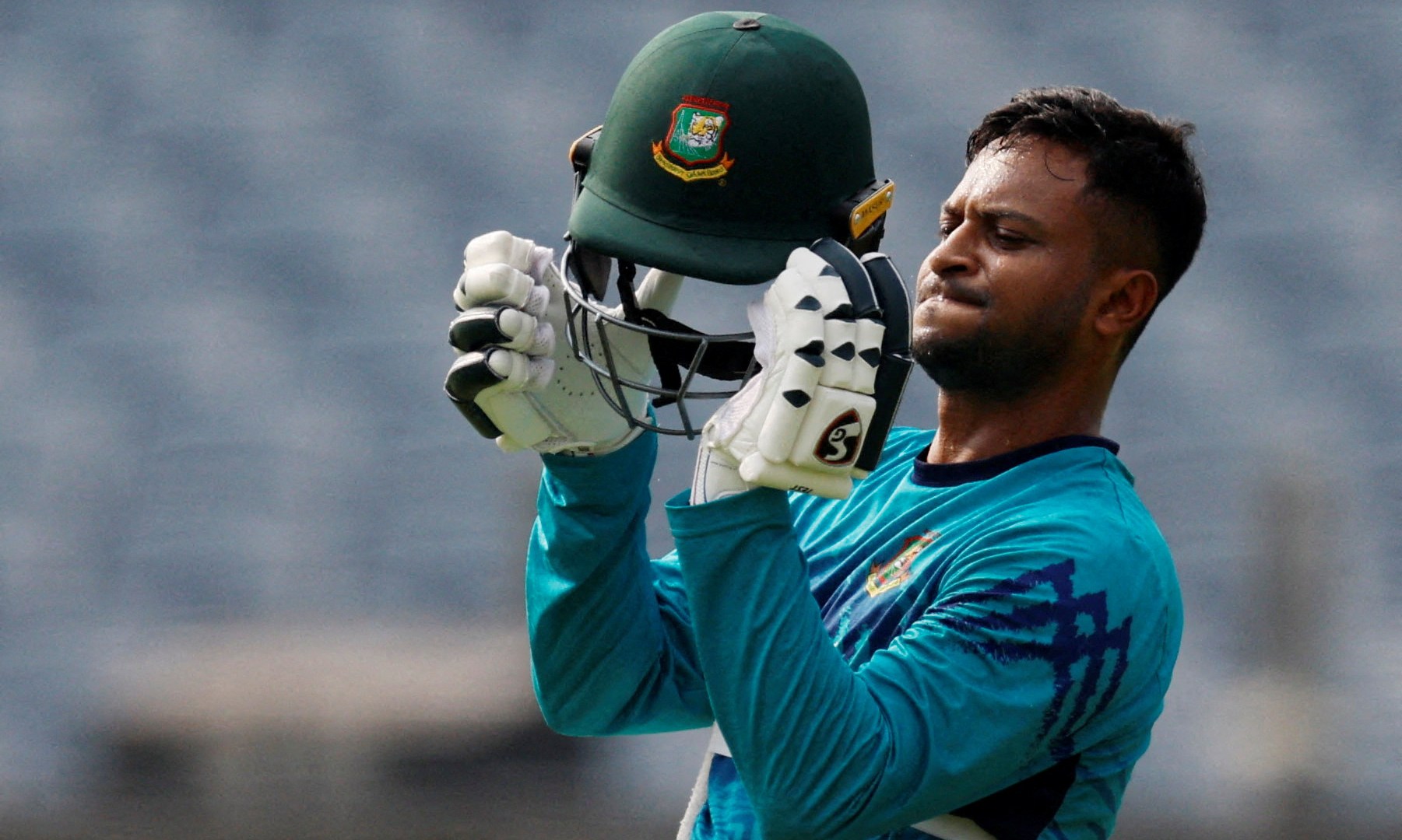 স্বাভাবিক প্রক্রিয়ায় সাকিবের দেশে ফেরার সুযোগ নেই : ক্রীড়া প্রতিমন্ত্রী