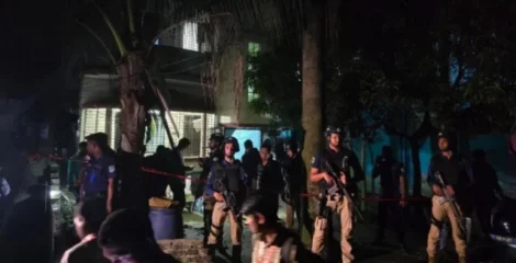 সাভারে ঘিরে রাখা বাড়ি থেকে ৯টি বিস্ফোরক উদ্ধার