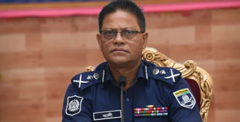 ঊর্ধ্বতন কর্মকর্তাদের সরাসরি মনিটরিং বাড়ানোর নির্দেশ আইজিপির