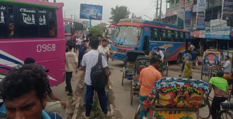 অনির্দিষ্টকালের জন্য বরিশাল থেকে সব ধরনের বাস চলাচল বন্ধ