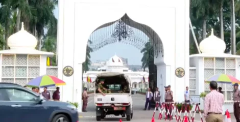 শপথ নিতে বঙ্গভবনে নবনির্বাচিত রাষ্ট্রপতি