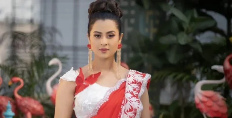 সেরা অভিনেত্রীর পুরস্কার জিতে আবেগঘন বুবলী