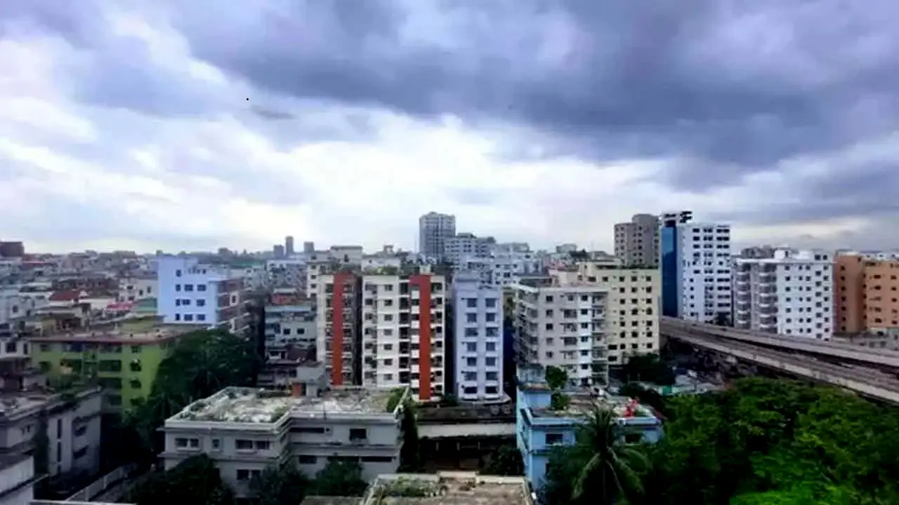 ঢাকায় মেঘলা আকাশ, কমতে পারে দিনের তাপমাত্রা