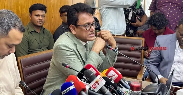 এসএসসি পিছোলেও এইচএসসি পরীক্ষা পেছানোর কারণ দেখছেন না শিক্ষামন্ত্রী