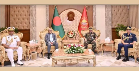 রাষ্ট্রপতির সঙ্গে তিন বাহিনীর প্রধানদের সৌজন্য সাক্ষাৎ