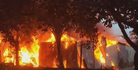 ঝুটের গুদামে ভয়াবহ আগুন, কাজ করছে ৫ ইউনিট