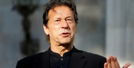 রাতে কঠোর নিরাপত্তায় হাসপাতালে ইমরান খান