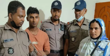 ছিনিয়ে নেওয়া কানের দুল গিলে ফেলেও শেষ রক্ষা হলো না