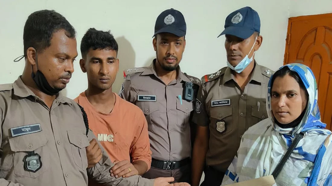 ছিনিয়ে নেওয়া কানের দুল গিলে ফেলেও শেষ রক্ষা হলো না
