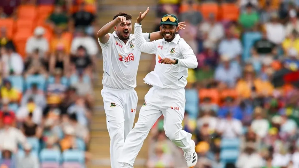 অস্ট্রেলিয়ার ৪ উইকেট তুলে লাঞ্চে বাংলাদেশ