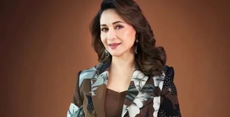 প্রথমবার কুইজ শোয়ের সঞ্চালক মাধুরী দীক্ষিত