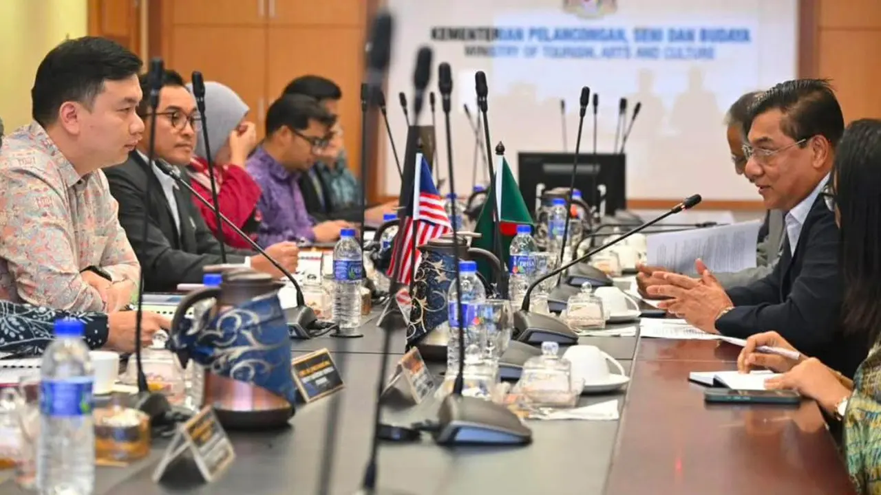 বাংলাদেশ-মালয়েশিয়া পর্যটনে নতুন দ্বার, সহজ হচ্ছে ভিসা-ফ্লাইট