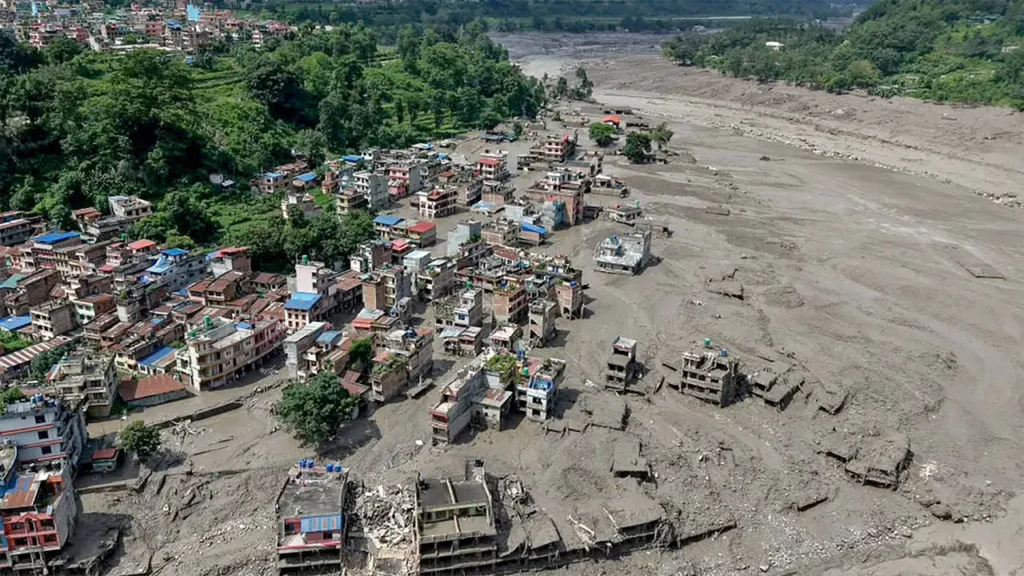 নেপালে আকস্মিক বন্যায় নিহত শতাধিক, নিখোঁজ ৪০০