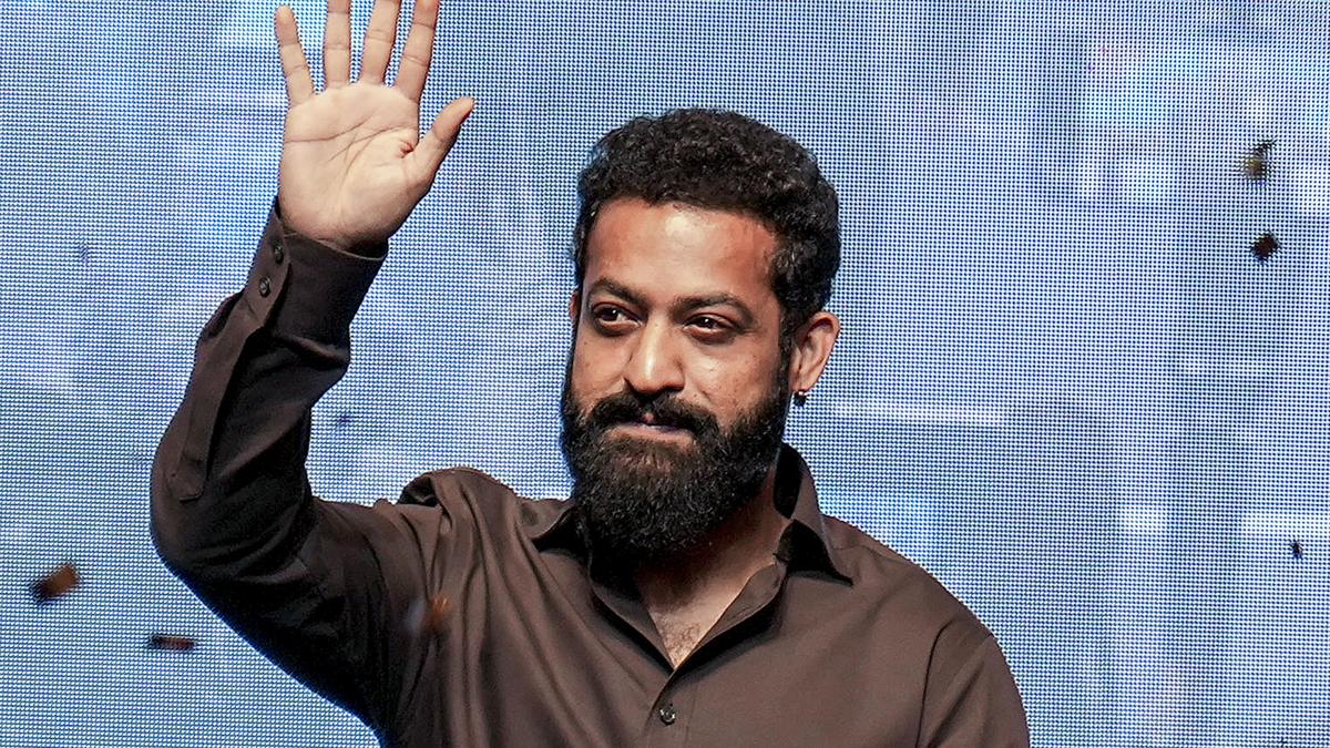 জুনিয়র এনটিআরের কাঁধে অস্ত্রোপচার, সুস্থ হতে লাগবে ২-৩ মাস