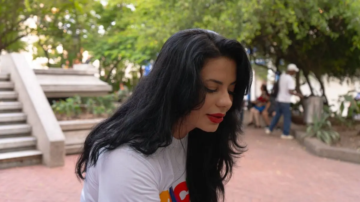 এমপি হয়ে ইতিহাস গড়লেন কলম্বিয়ার ওমানিয়া