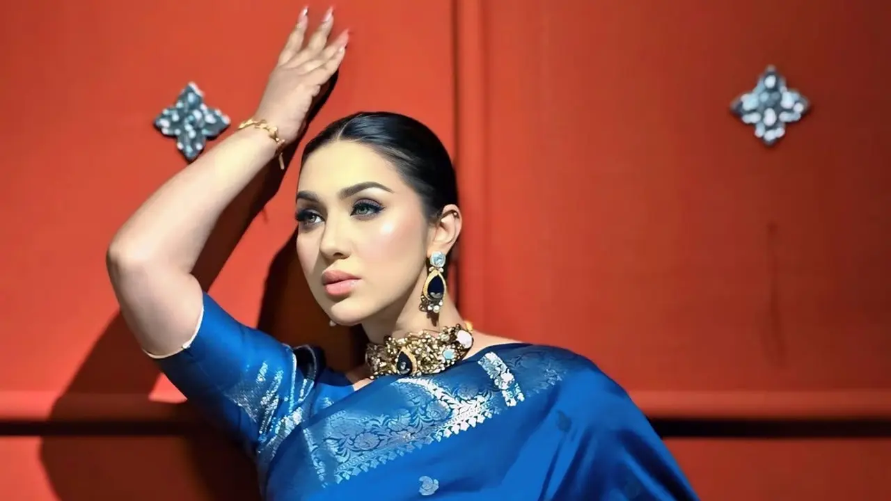 নেপাল থেকে লাইভে এসে সিনেমা ও ব্যক্তিজীবন নিয়ে মুখ খুললেন অপু বিশ্বাস