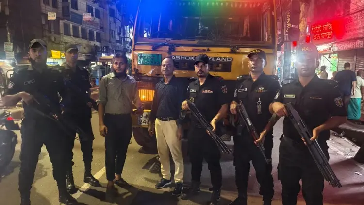 শুল্কমুক্ত সুবিধায় ভারত থেকে আনা ১০ ট্রাক কাগজ আটক